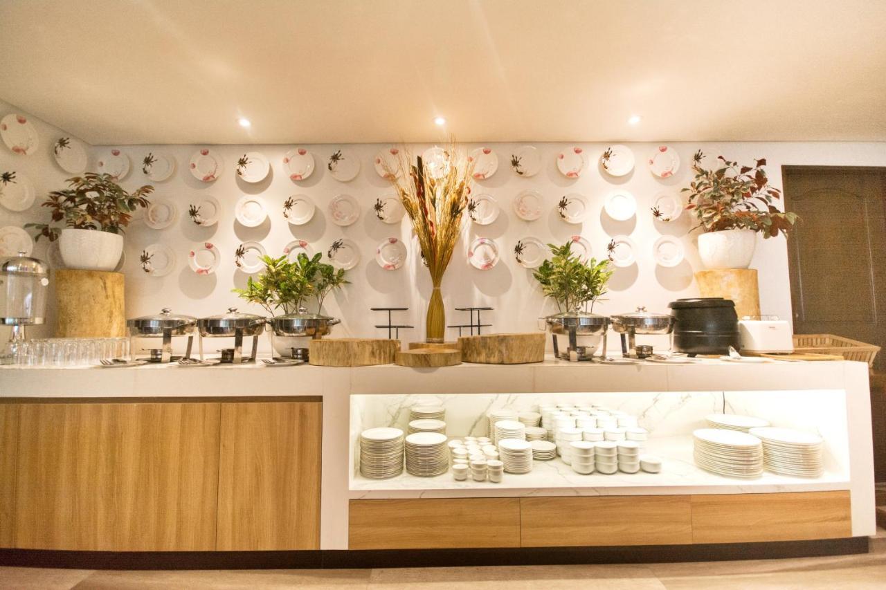 Commander Suites De Boracay Manoc-Manoc Екстериор снимка