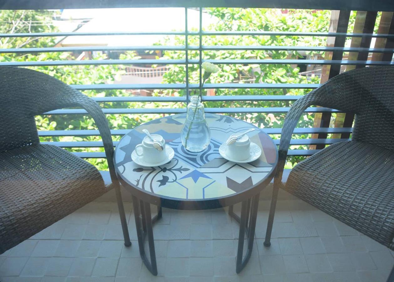 Commander Suites De Boracay Manoc-Manoc Екстериор снимка